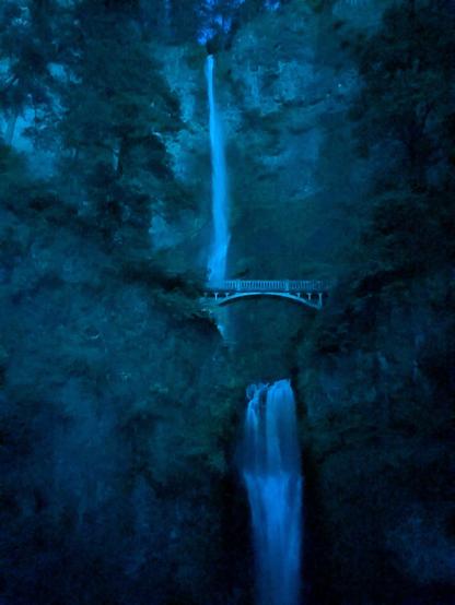 Upper and Lower Multnomah Falls and the 1914 Benson Bridge above the lower falls
photo by Ian Kluft
August 12, 2026
Multnomah County, Oregon, USA