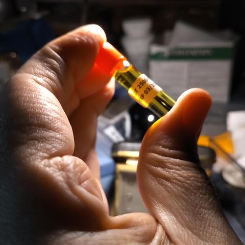 Moebius 8000 swiss synthetic oil for watches. There's a story that at Hamilton they would give watch assemblers one drop of oil for an entire shift, one in which they might handle dozens of watches. And that was the old whale oil. Moebius 8000 and 8001 cut through old gummed-up whale oil like nobody's business. Use what the pros use.