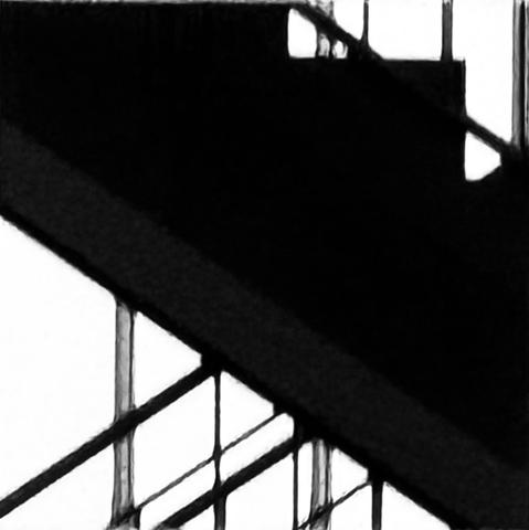 Treppenhaus im Gegenlicht, schwarz weiß Aufnahme