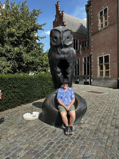 Me getting some big wize owl wisdom from a sculpture