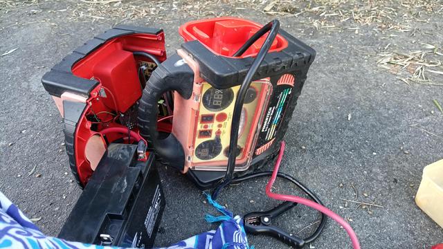 Jumpstart pack disassembled, battery taken out and GND disconnected.