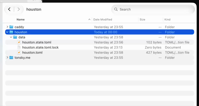 Confusing Finder animation when expanding folder. Directly nested row animates, but the one two levels deep appears instantly. Other files fly over/under it