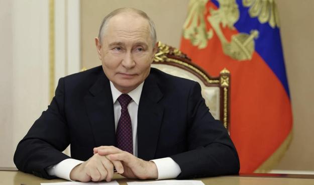 Smug putin