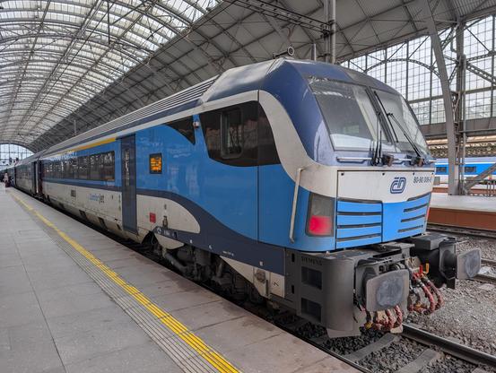 Control car at the first class end of the ComfortJet train.