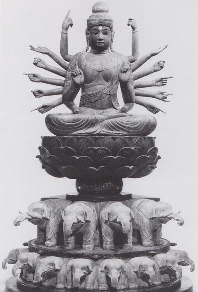 Seated Fugen Enmei #Bodhisattva Statue, Daisen-ji, Oita Prefecture, #Japan. It was once the principal image of Fugendo in the grounds of Yusuhara Hachimangu Shrine in Ichinomiya, Bungo Province, but it was enshrined at this temple during the Meiji period when #Buddhism and Shintoism were separated. It is worshiped as the principal image of the Fugen-enmei-ho, a ritual to pray for protection from disasters and longevity. #Japan's oldest Fugen Enmei #Bodhisattva.
#BuddhistArt #Buddhism
