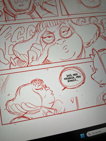 Una foto a los lápices de una página de cómic en proceso, un personaje mira con atención a un androide y dice: “ahá, muy bien, muy bonito…”